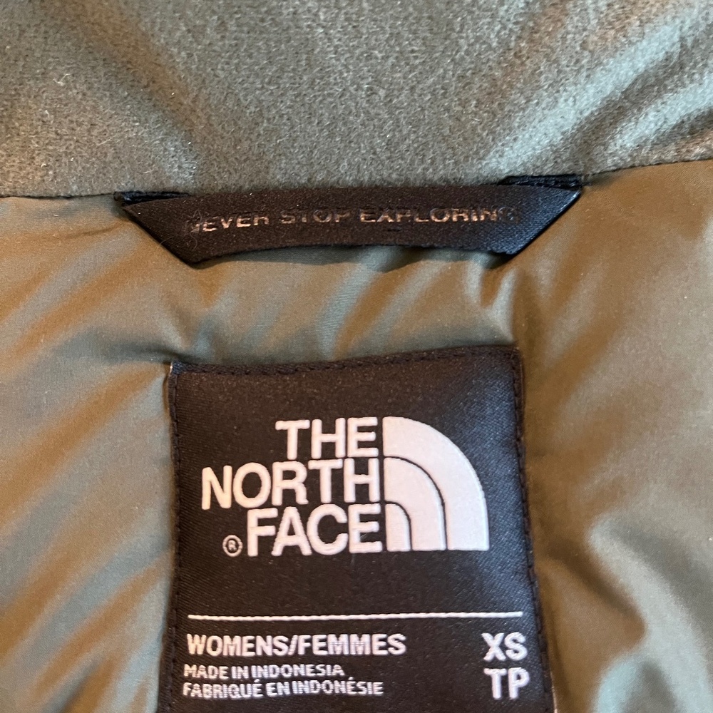 North Face Womens Down Coat - Picture 6 of 9